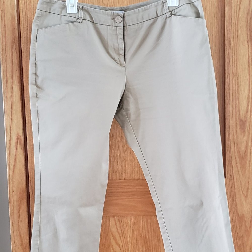 New York & Company Tan Capri Pants Size 12